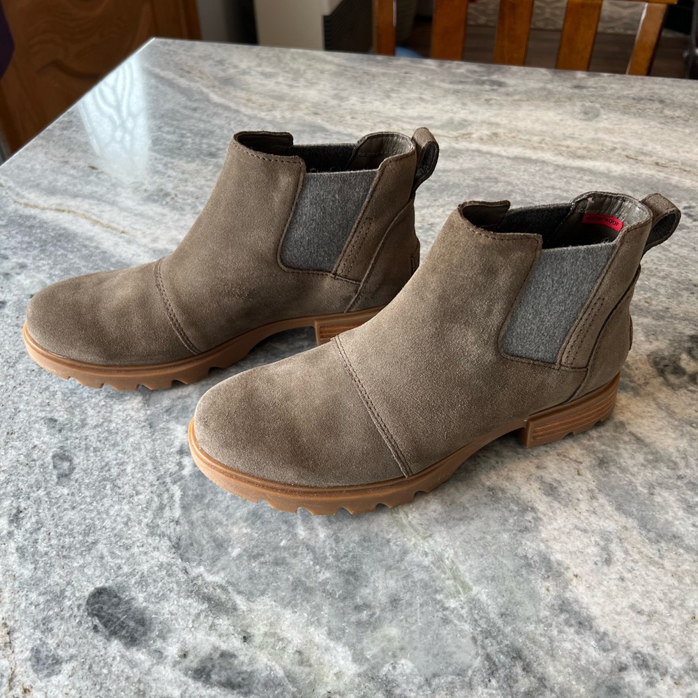 Sorel Women’s Waterproof Chelsea Boots